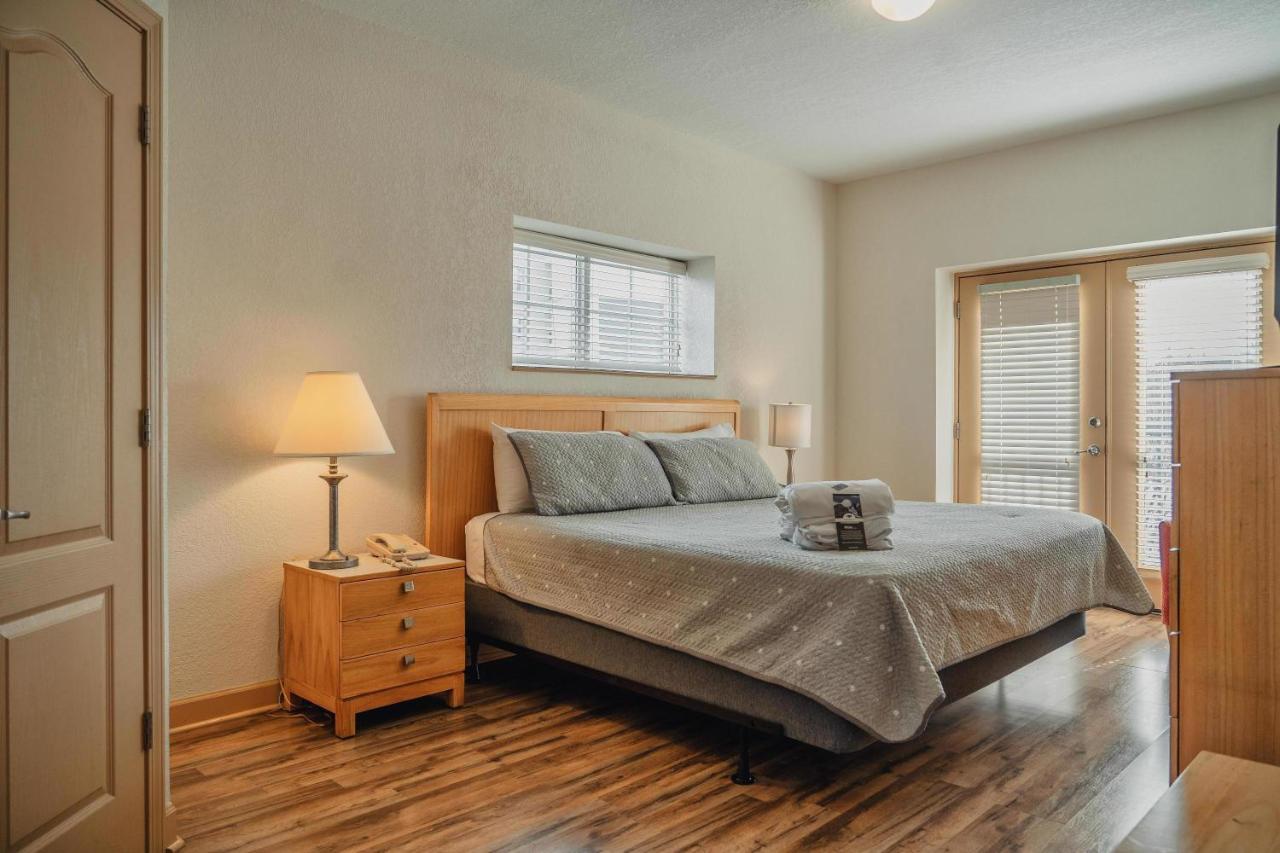 Mvc - Unit 3201 - Mountain View Zodiac Apartment