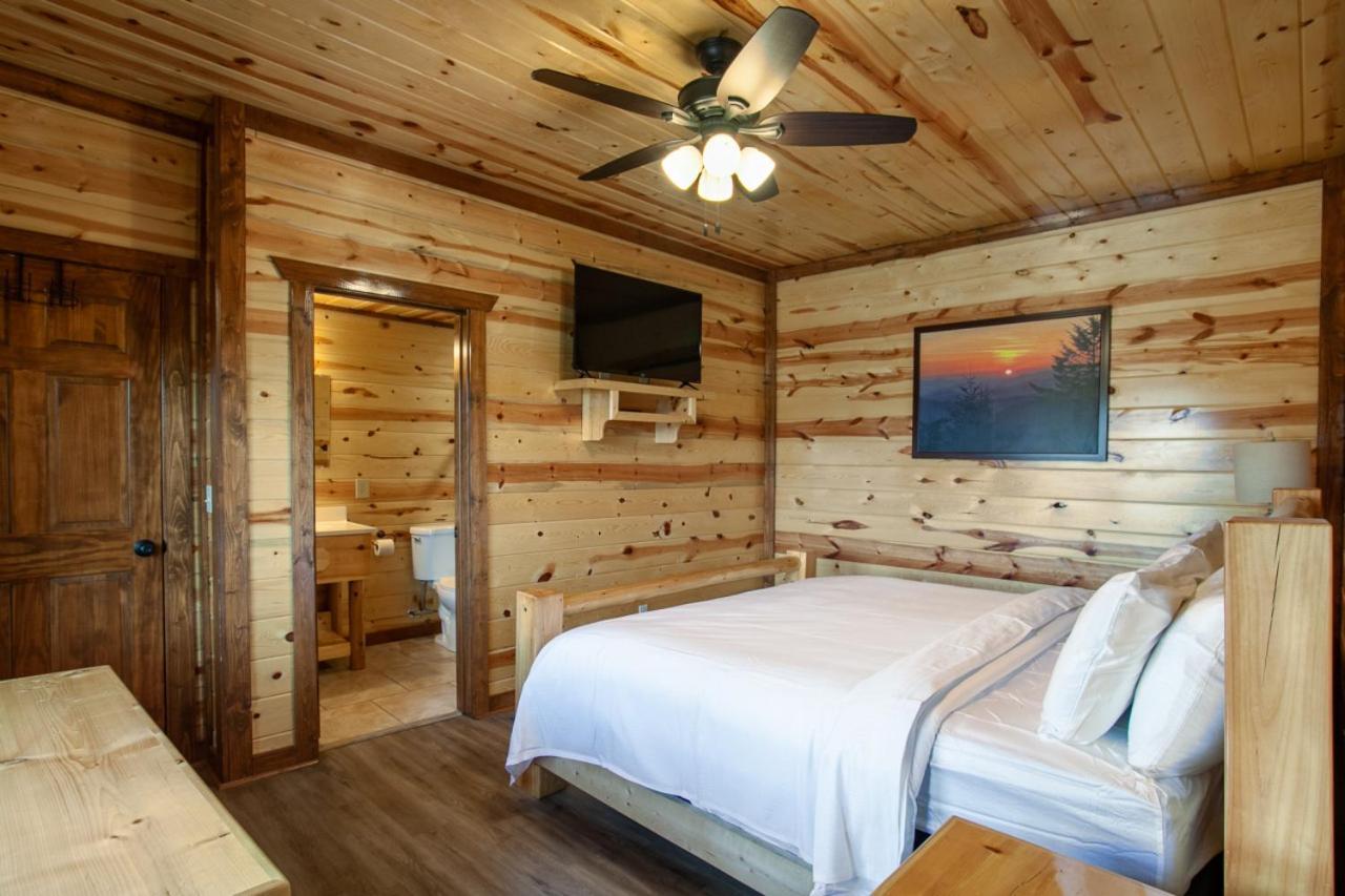 Pool And Game In Stunning Mountain * Pigeon Forge