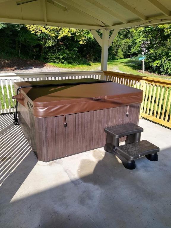 Creekside Haven - Authentic Cabin, Outstanding Location Holiday home Pigeon Forge