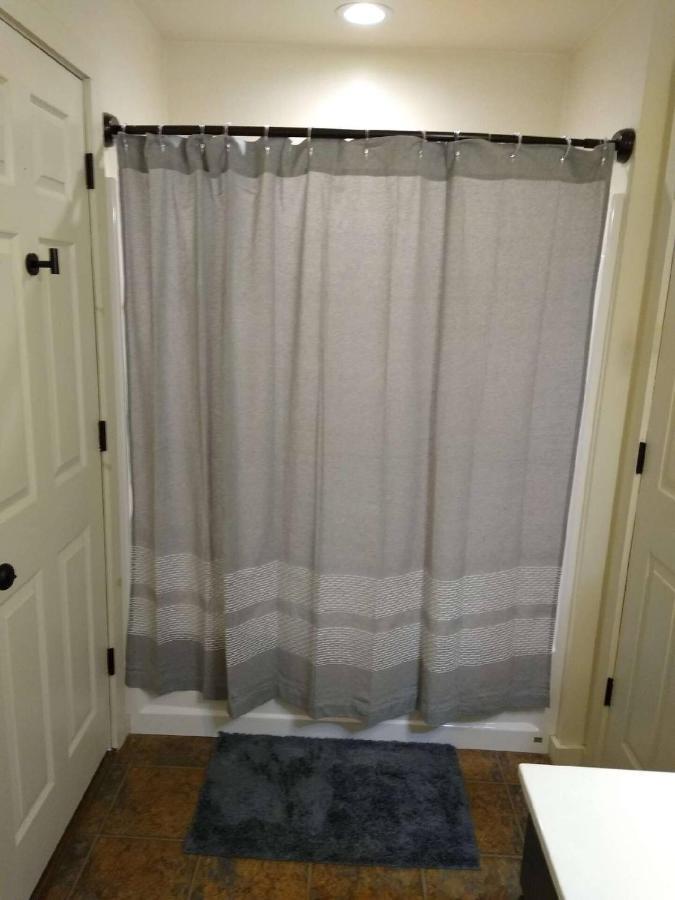 Creekside Haven - Authentic Cabin, Outstanding Location * Pigeon Forge