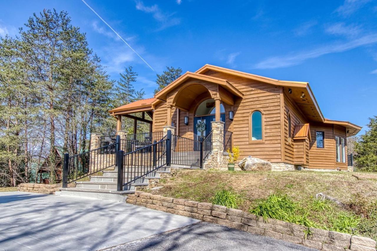 Mountain Valley Revival - Brand New Renovations, Close To Town, Panoramic Mountain Views!!