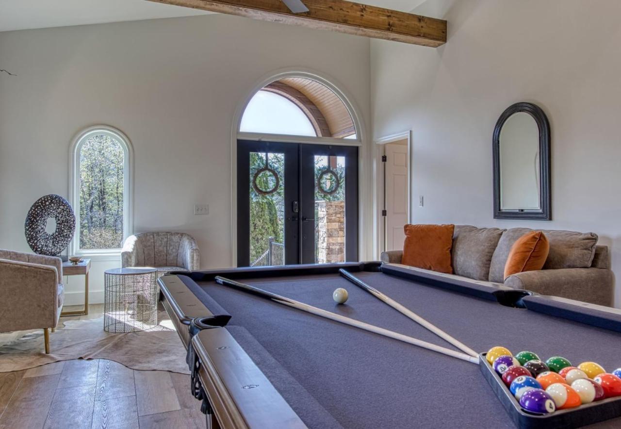 Mountain Valley Revival - Brand New Renovations, Close To Town, Panoramic Mountain Views!!