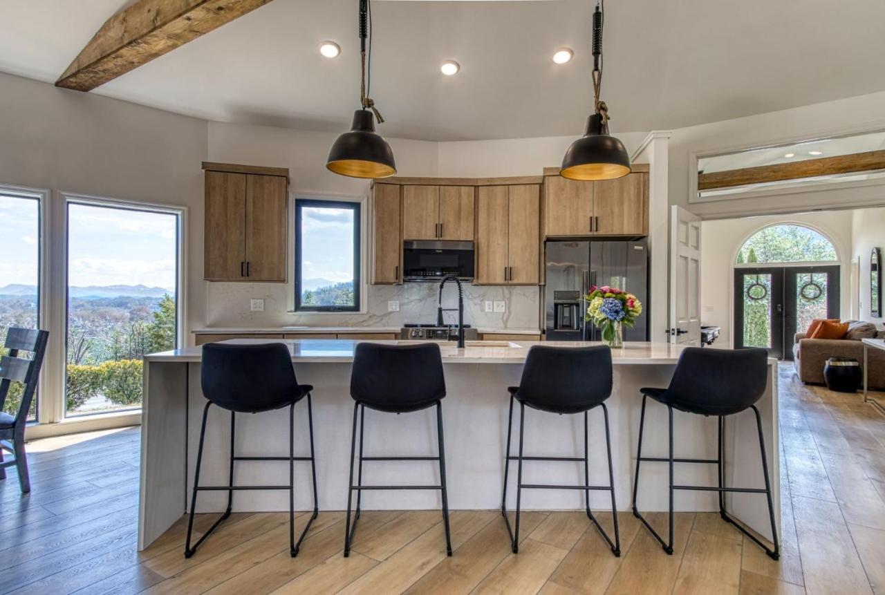Mountain Valley Revival - Brand New Renovations, Close To Town, Panoramic Mountain Views!!