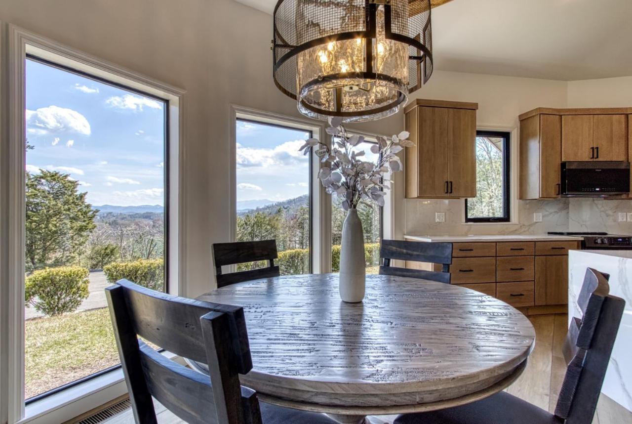 Holiday home Mountain Valley Revival - Brand New Renovations, Close To Town, Panoramic Mountain Views!! Pigeon Forge