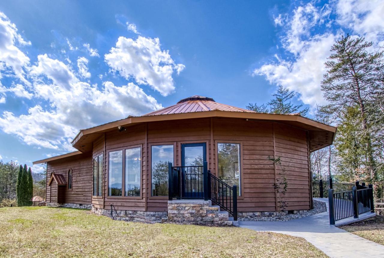 Mountain Valley Revival - Brand New Renovations, Close To Town, Panoramic Mountain Views!! *