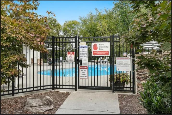 Bandit's Riverfront Retreat - Mountain View- Condo-fishing-balcony-fireplace-great Location! Apartment *
