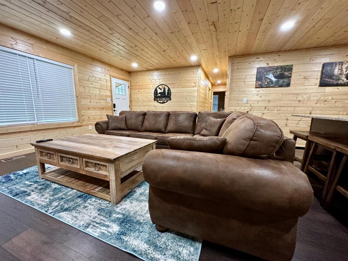 The Brick House: Brand New! 3 Bedroom With Private Driveway Pigeon Forge