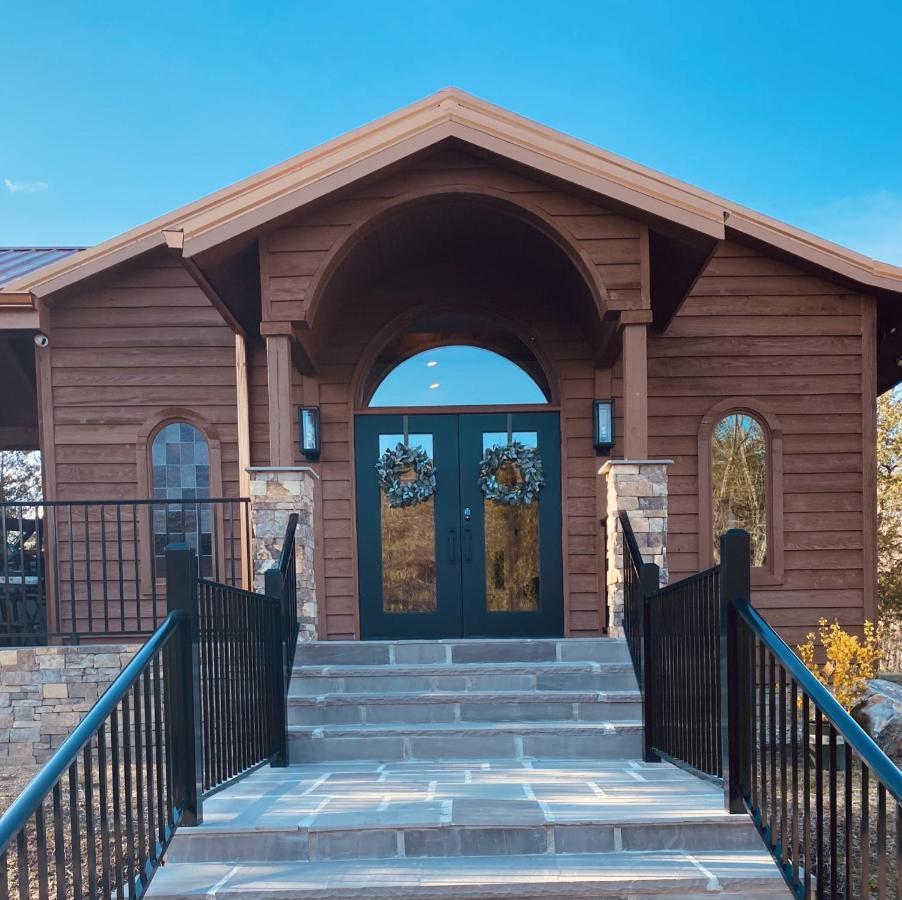 Mountain Valley Revival - Brand New Renovations, Close To Town, Panoramic Mountain Views!! *