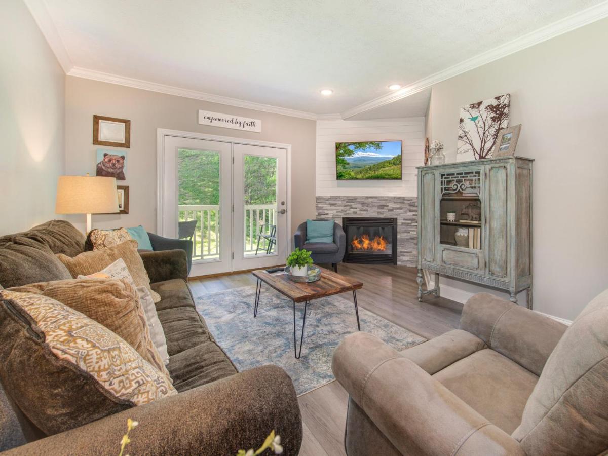 Lazy Bears Den 2103