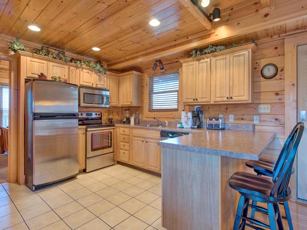 Misty Mountain Hideaway * Pigeon Forge
