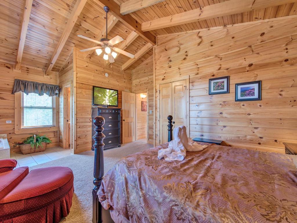 Misty Mountain Hideaway Apartment