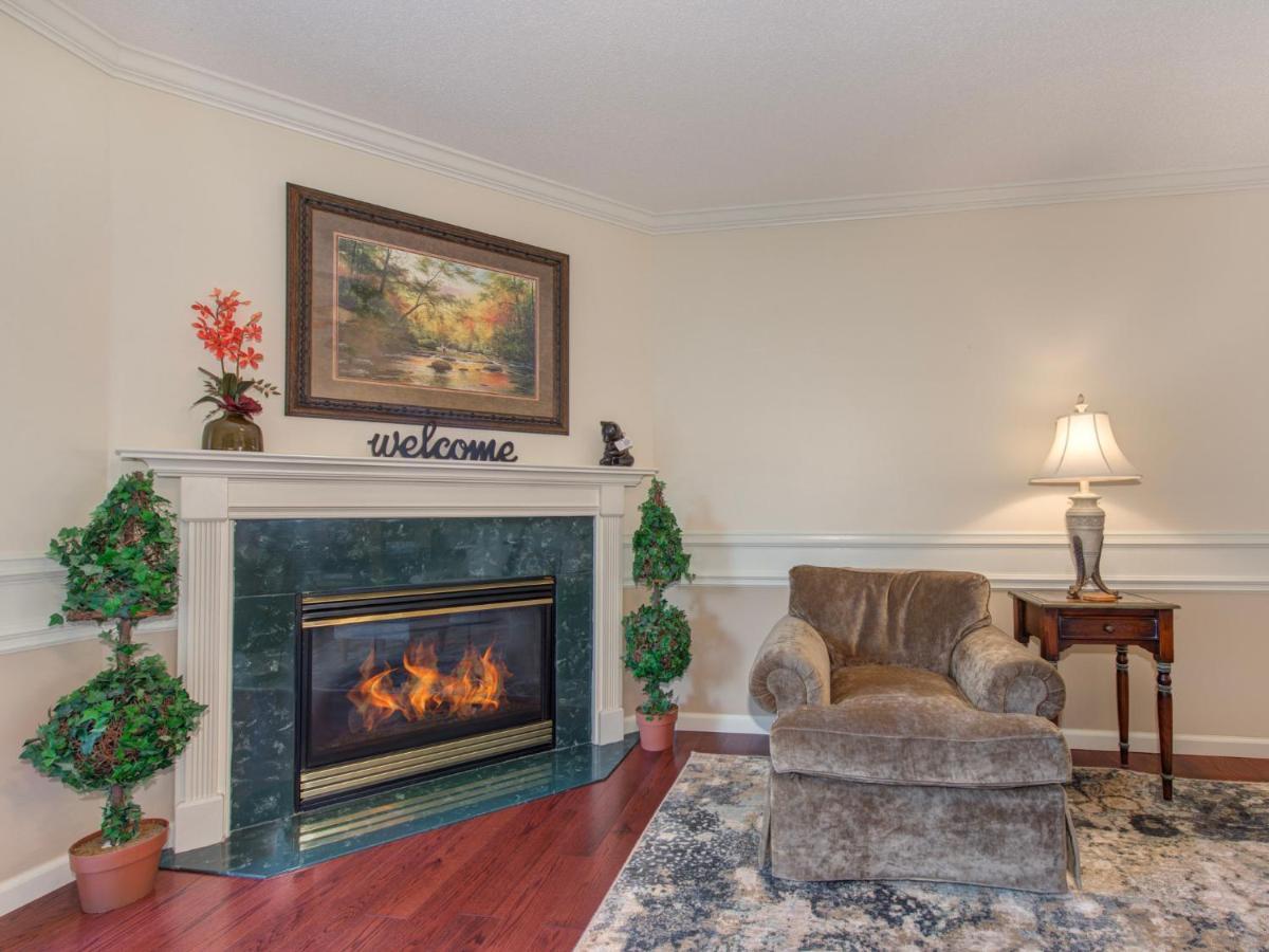 Whispering Pines 113 Apartment *