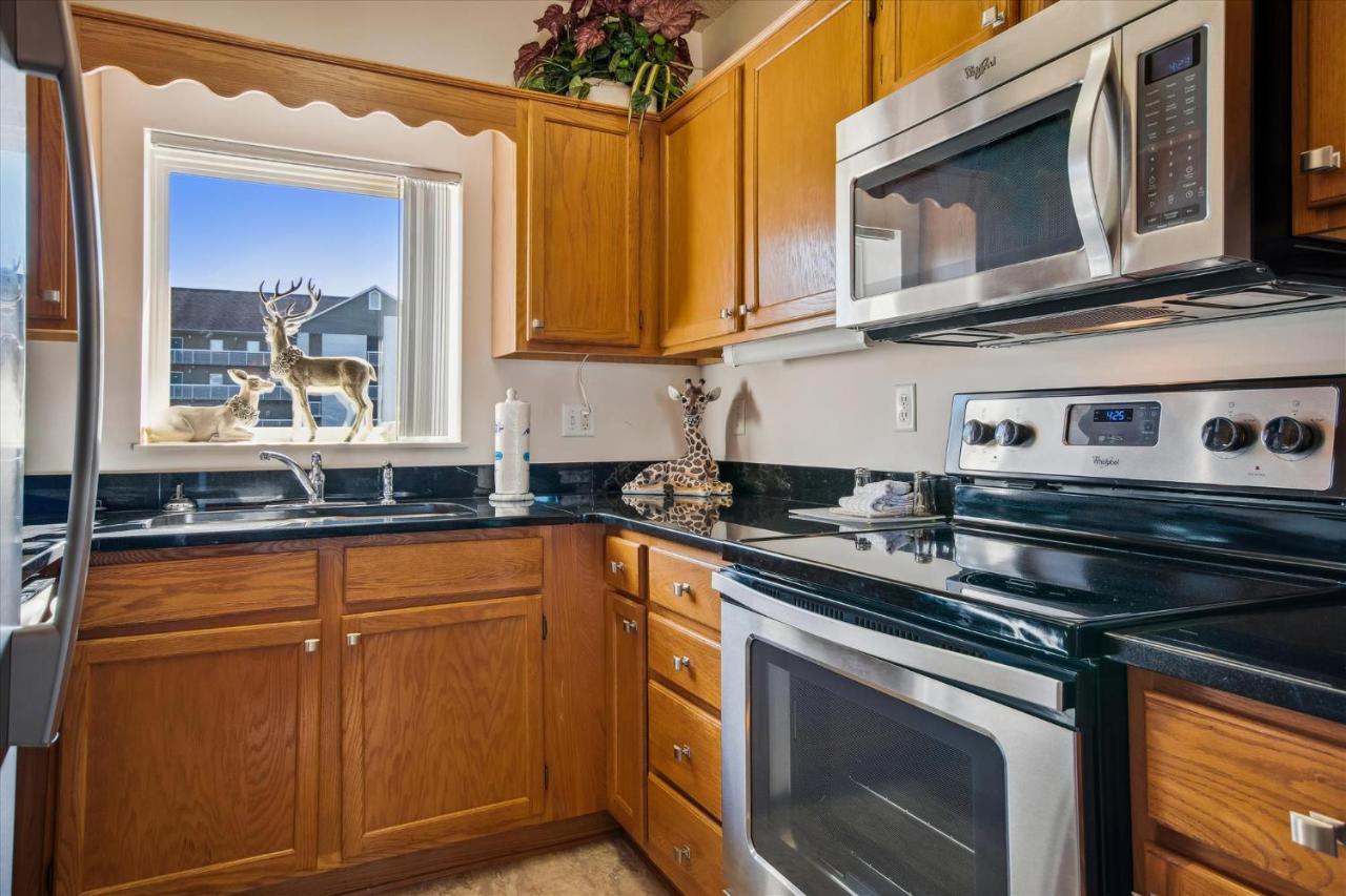 Whispering Pines 124 Apartment