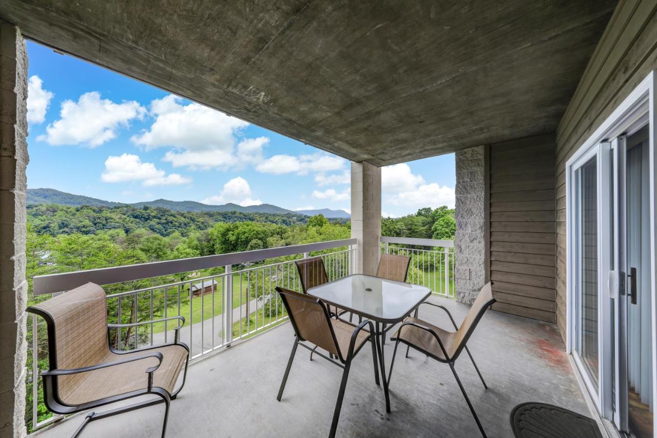 Smoky Mountain Dream Whispering Pines 641