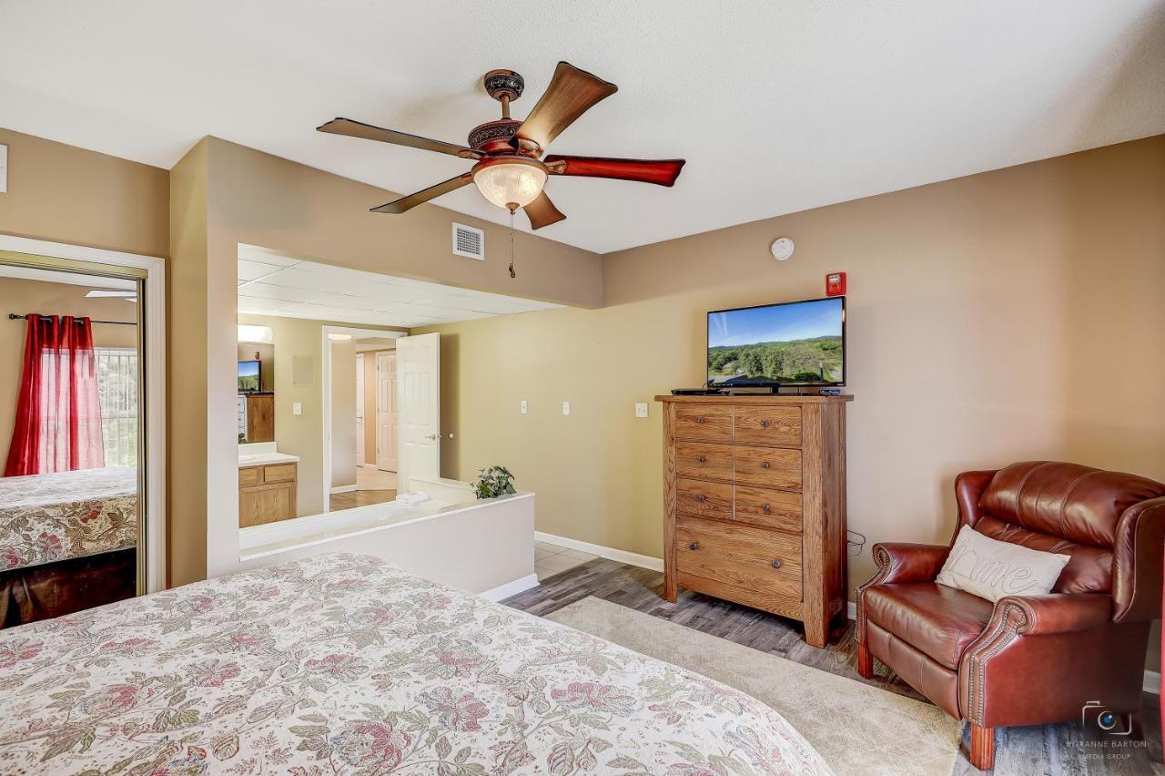 Ah-mazing! Whispering Pines 532 Apartment Pigeon Forge