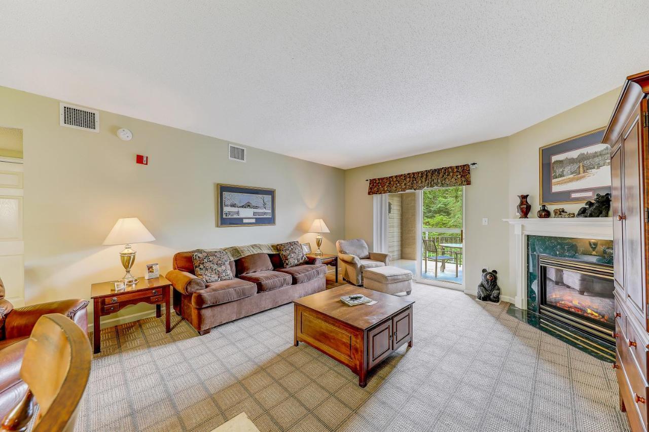 Apartment Whispering Pines 424