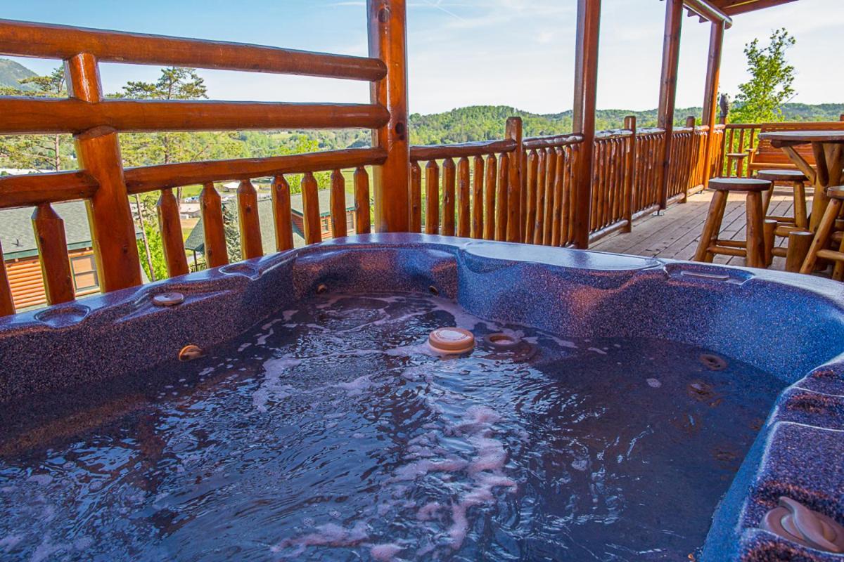 Misty Mountain Hideaway Pigeon Forge