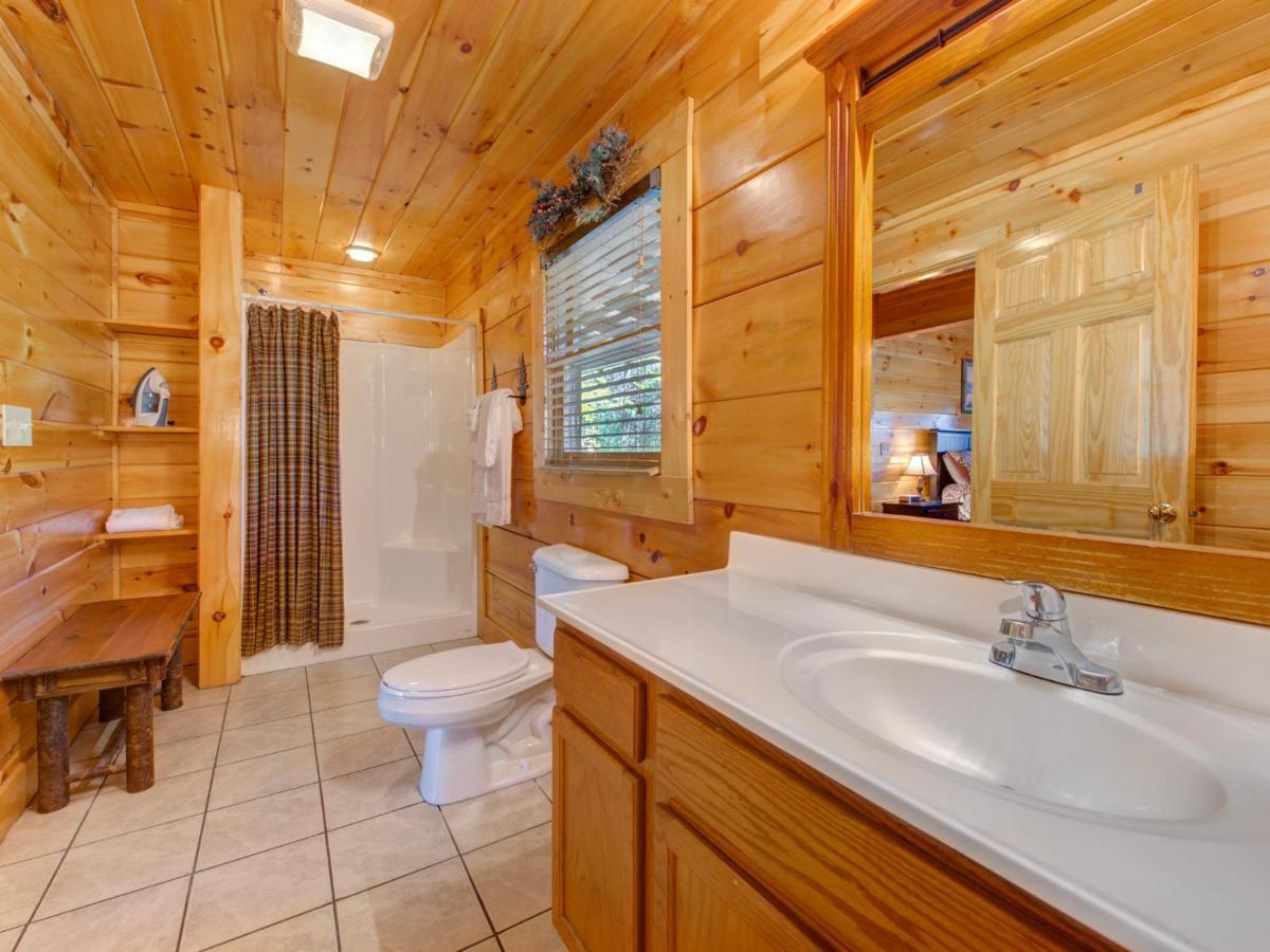 Holiday home Moonlight Theater Lodge, 3 Bedrooms, Hot Tub, Pool, Sleeps 14 *
