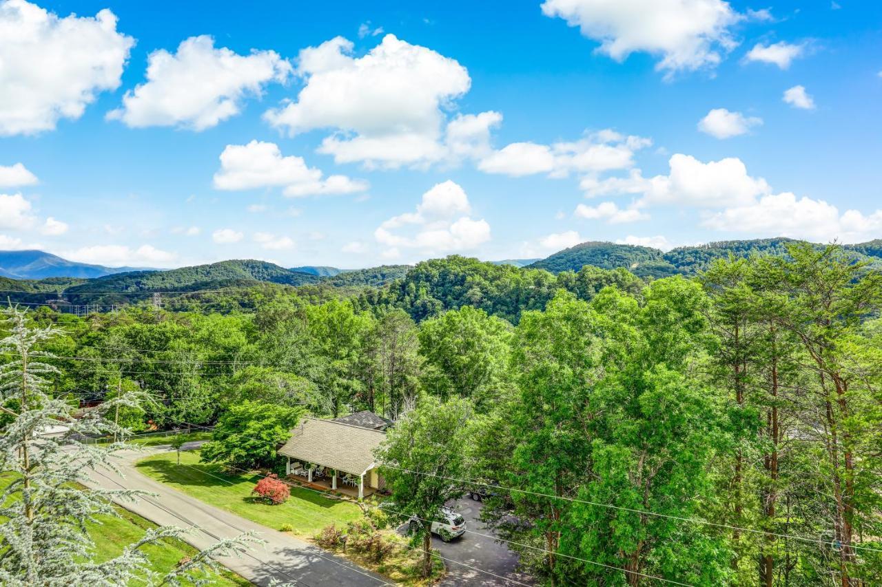 Easy Street Whispering Pines 211 Apartment