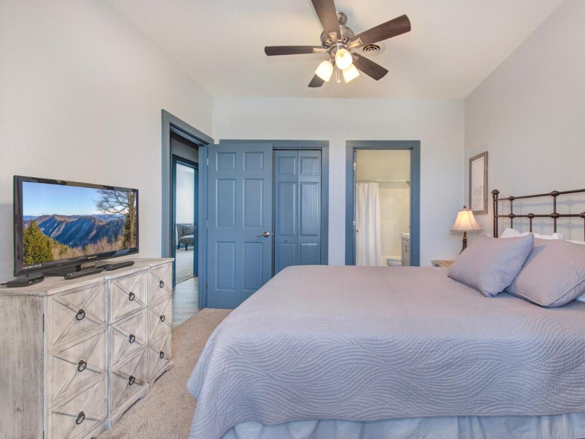 The Clubhouse 3206 Apartment Pigeon Forge