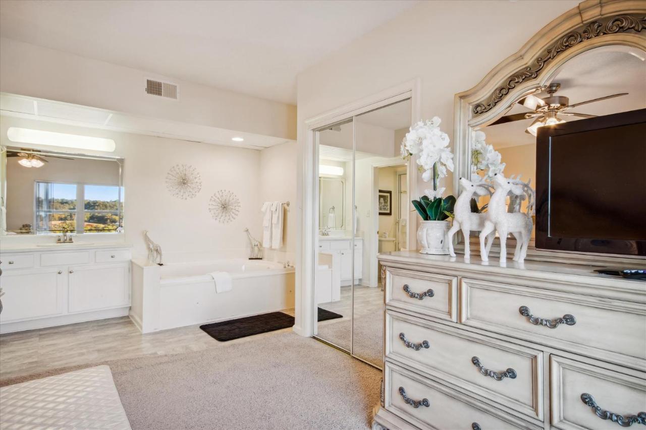 Apartment Whispering Pines 124