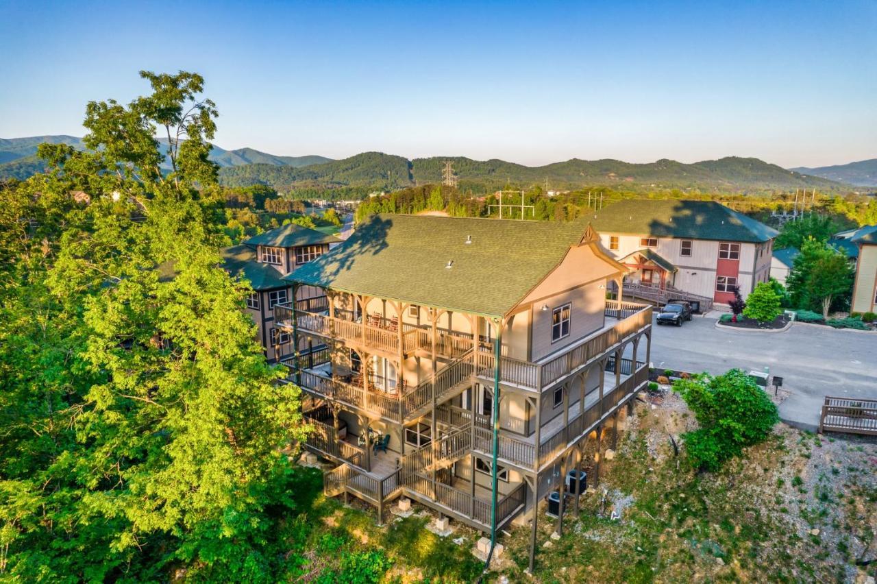 Spring Sale! 6br,theater,hottub,game,pet Friendly Holiday home