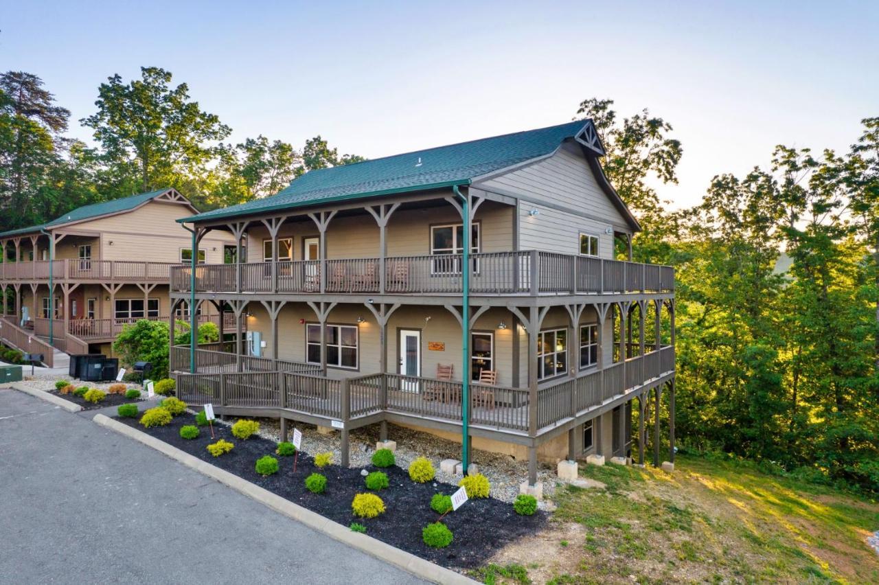 Spring Sale! 6br,theater,hottub,game,pet Friendly Holiday home *