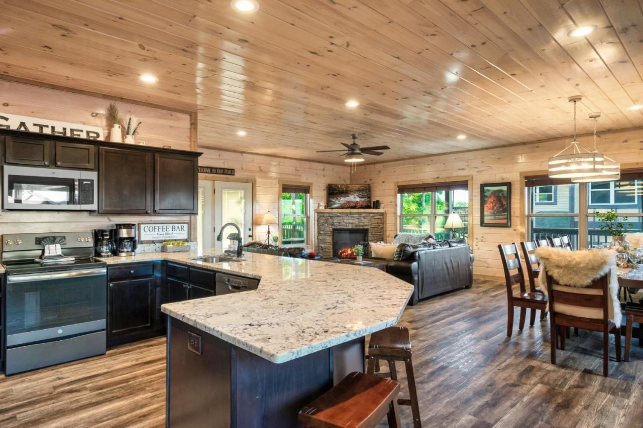 Spring Sale! 6br,theater,hottub,game,pet Friendly * Pigeon Forge