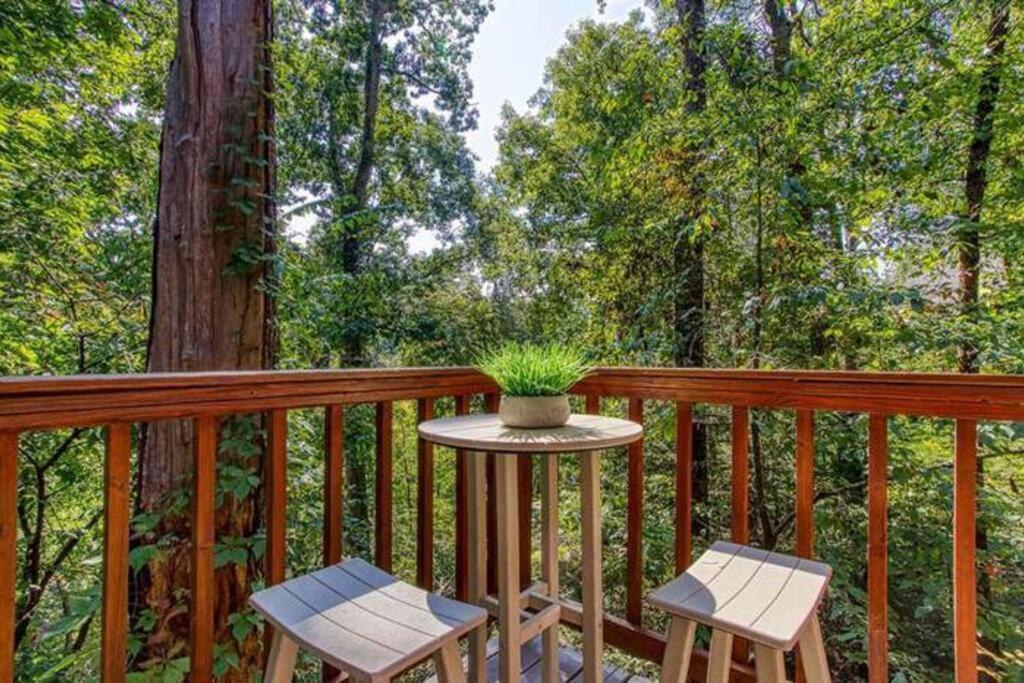 Holiday home The Family Stone Luxe Sleeps 12 Hot Tub Dogfriendly Dollywood Pigeon Forge