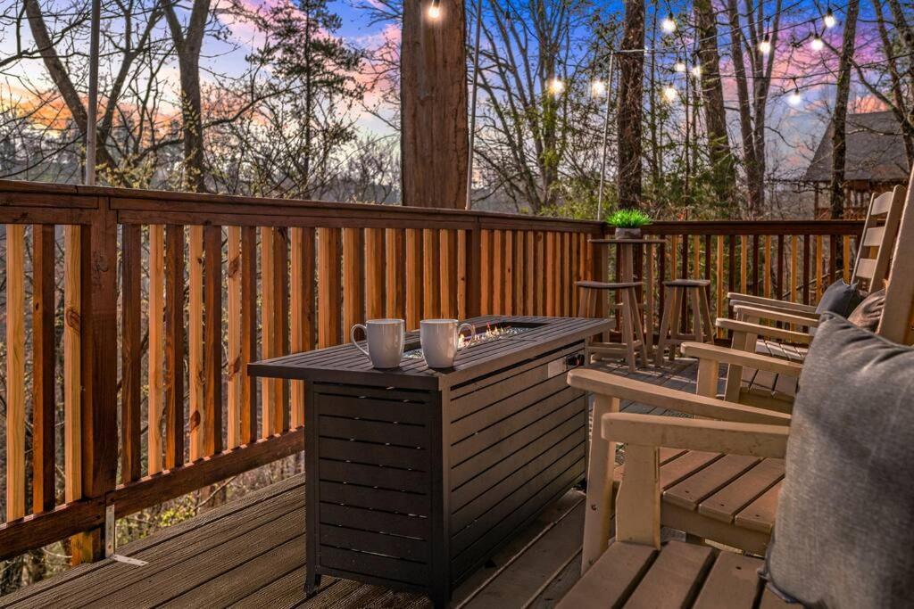 The Family Stone Luxe Sleeps 12 Hot Tub Dogfriendly Dollywood Holiday home
