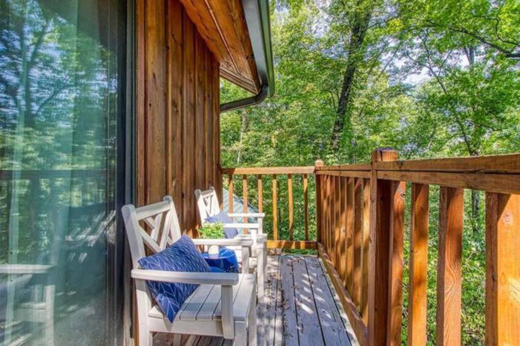 The Family Stone Luxe Sleeps 12 Hot Tub Dogfriendly Dollywood *