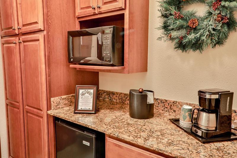 The At Christmas Place Hotel 4*