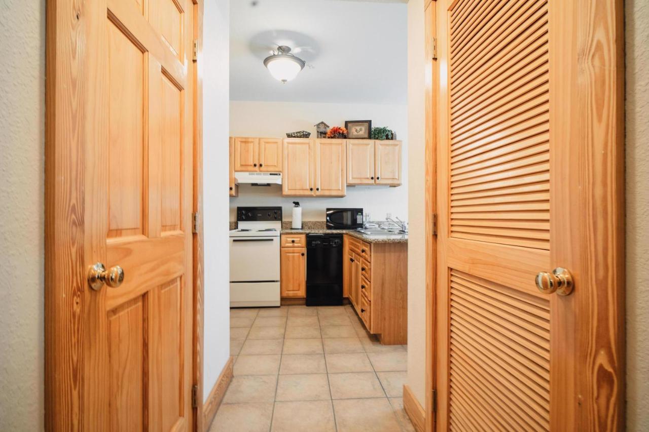Gv - Unit 3202 - Fairway Apartment