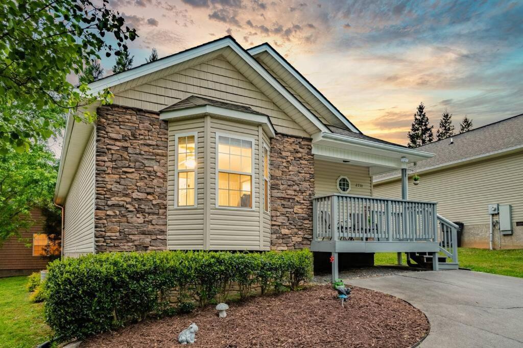 Great Smoky Mountain Get-away Holiday home *