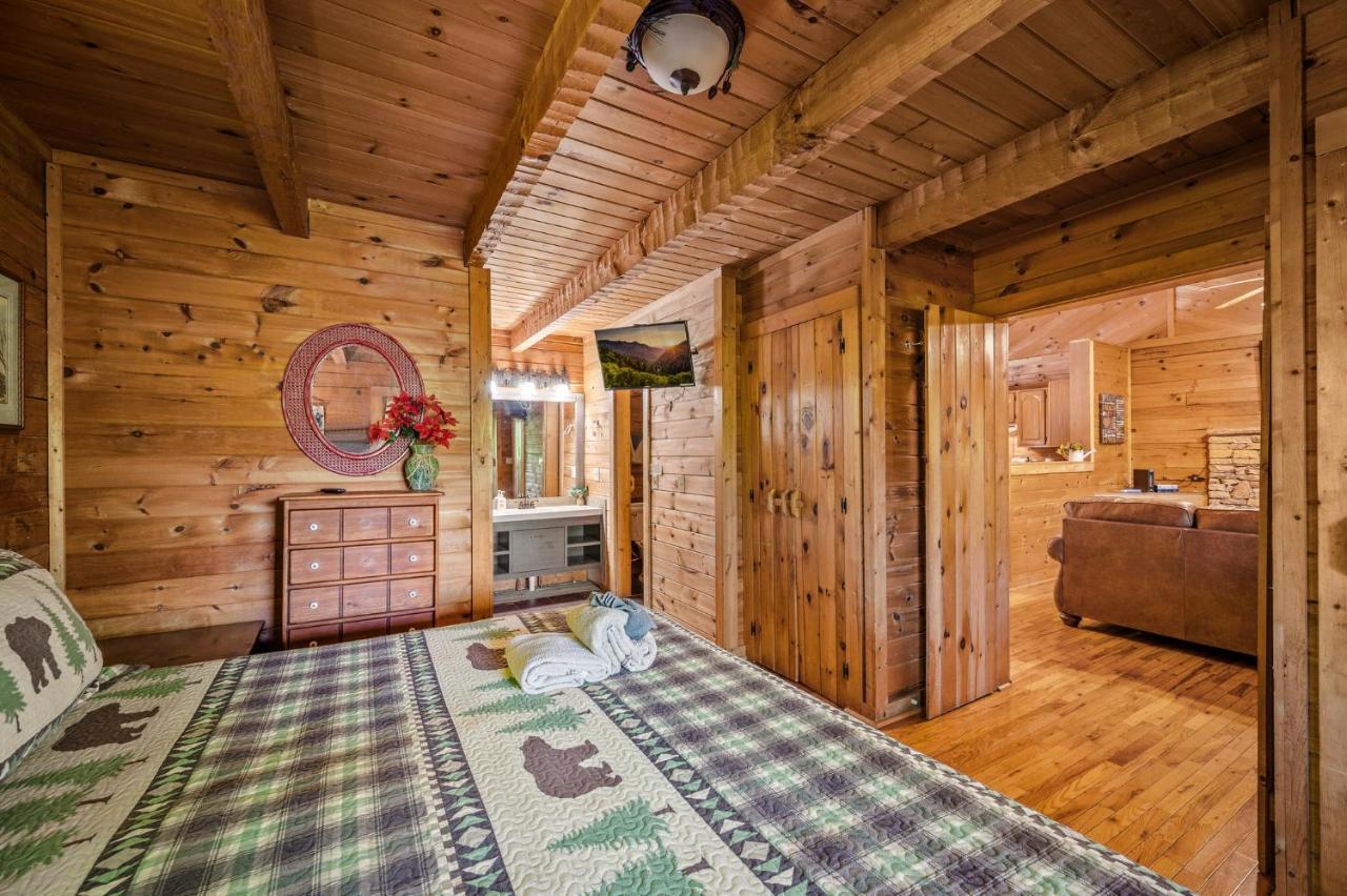 Romantic Log With Hot Tub Holiday home *