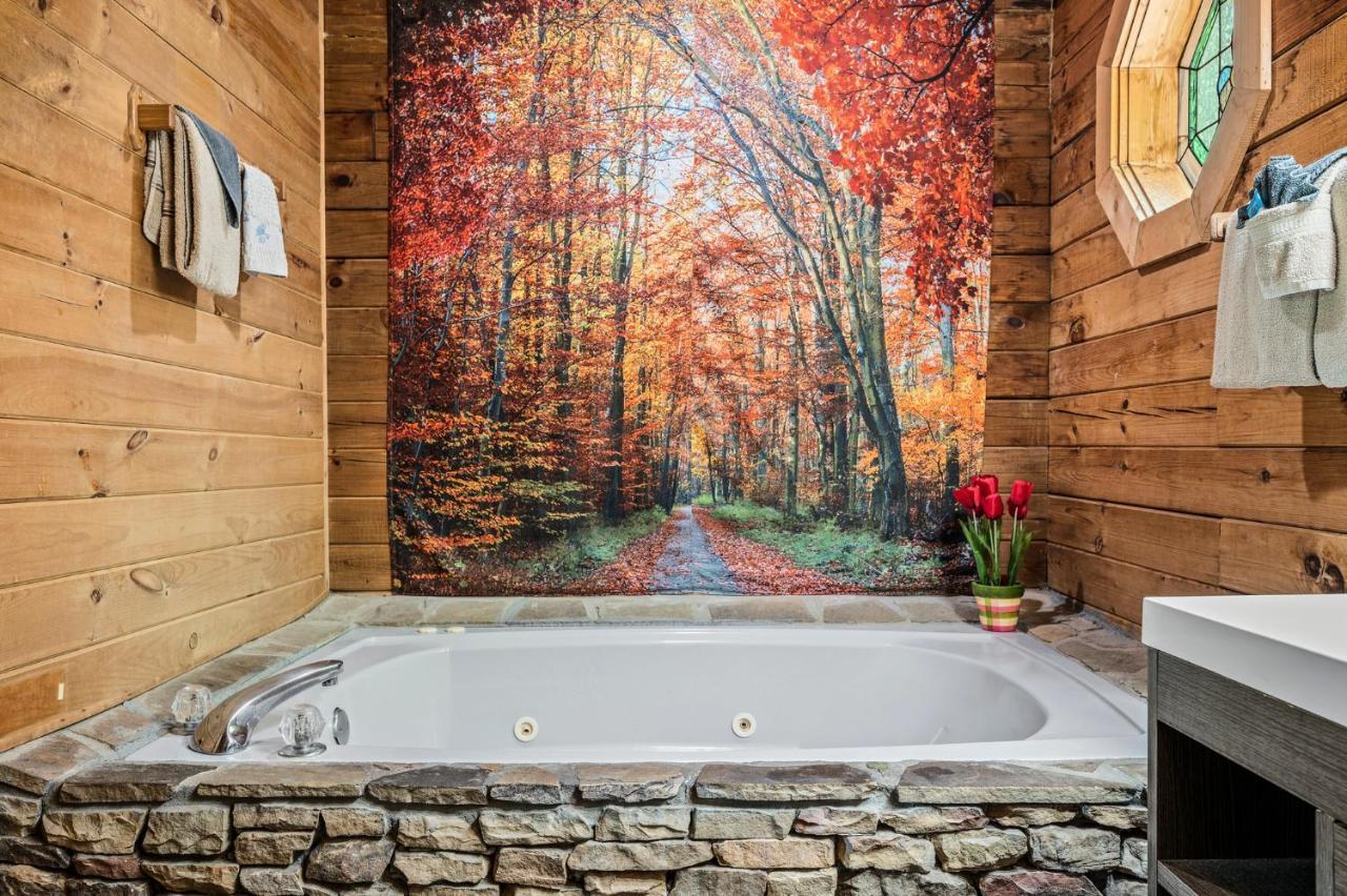 Romantic Log With Hot Tub Holiday home *