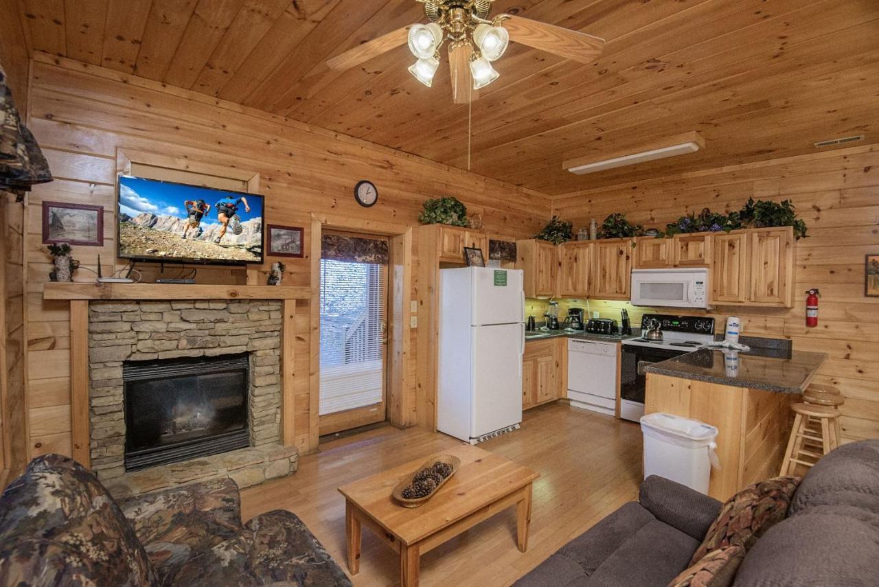 Er226 - Locker's Mountain Hideaway * Pigeon Forge