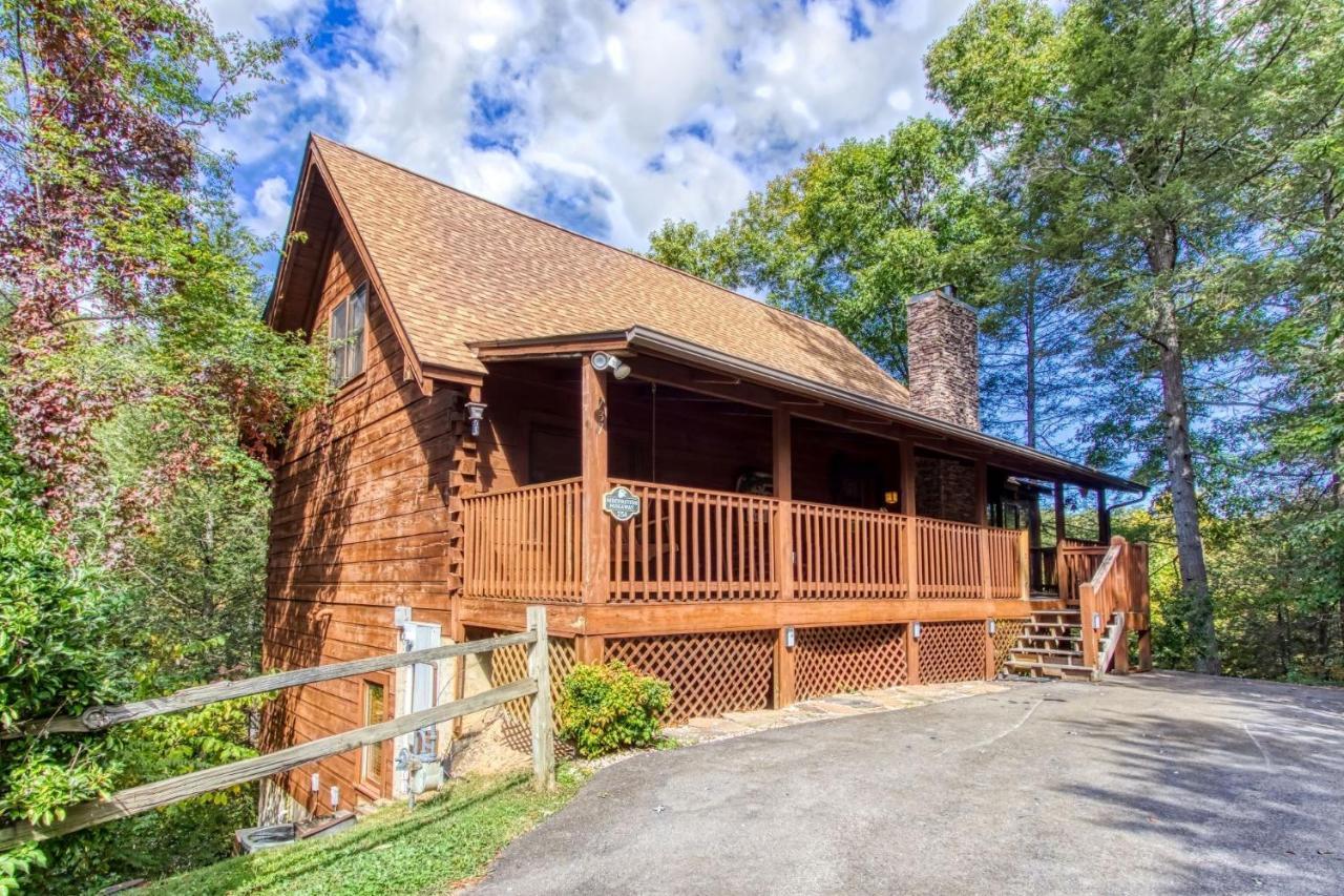 Er254 - Hibernation Hideaway Pigeon Forge