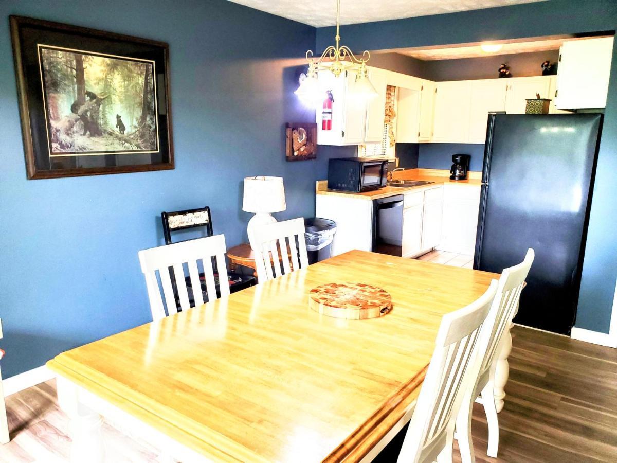 Hillbilly Hilton-pet Friendly-sleeps 4-free Tickets-mountain View