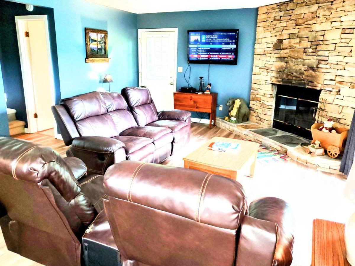 Hillbilly Hilton-pet Friendly-sleeps 4-free Tickets-mountain View Chalet *