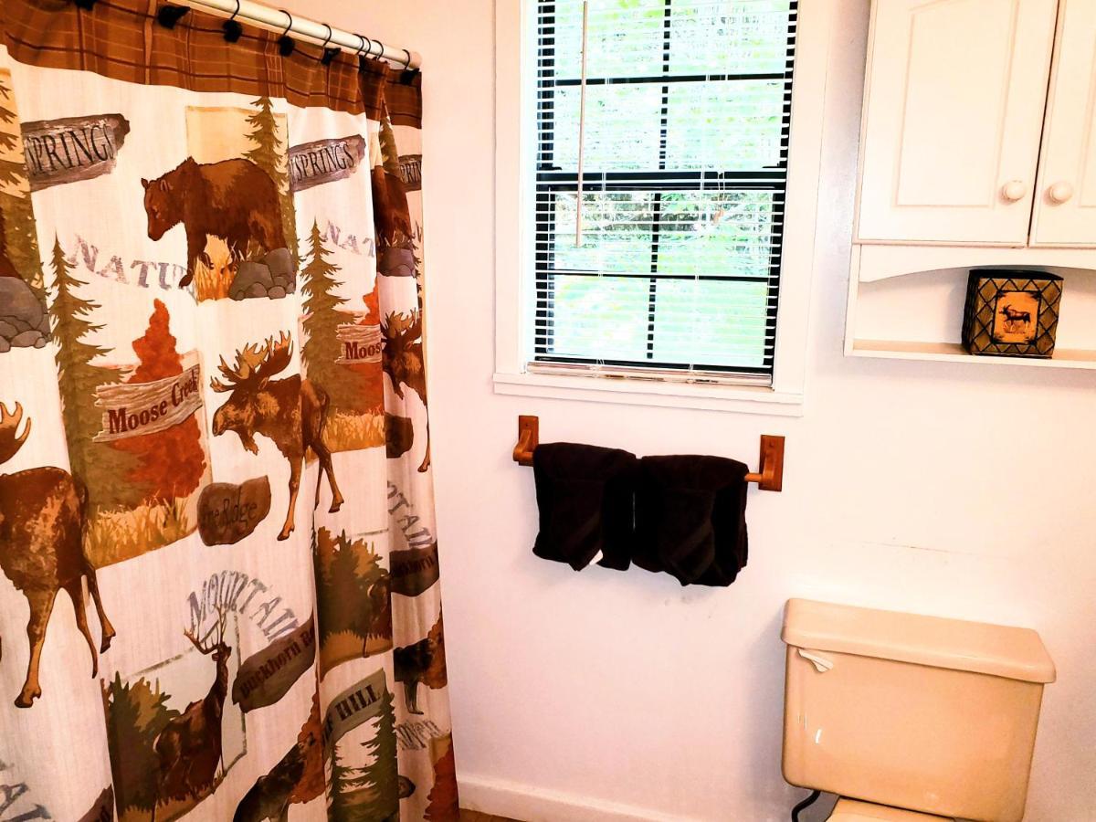 Hillbilly Hilton-pet Friendly-sleeps 4-free Tickets-mountain View Pigeon Forge