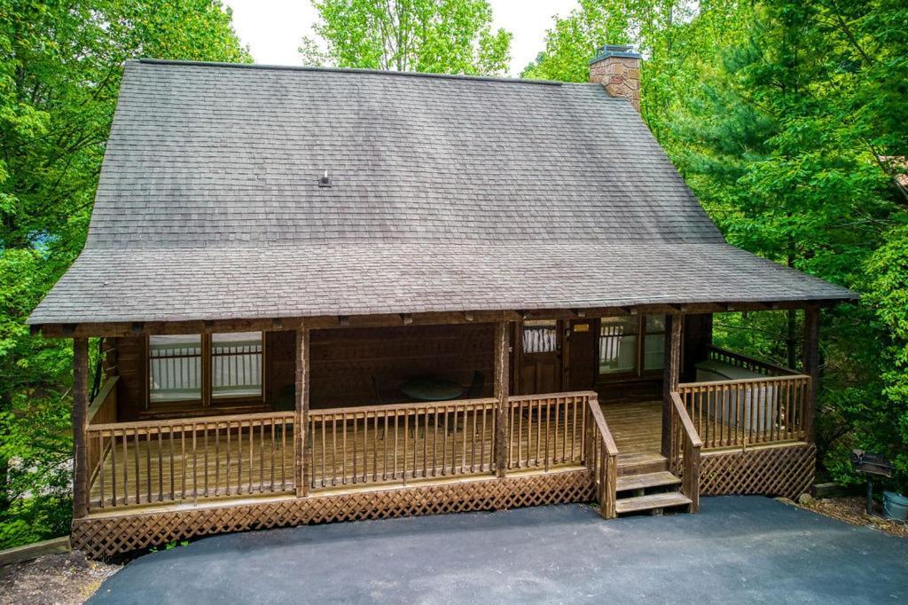 The Honey Pot, Hot Tub, Pool, 1089 Free Tickets Each Paid Day, Dollywood And Holiday home