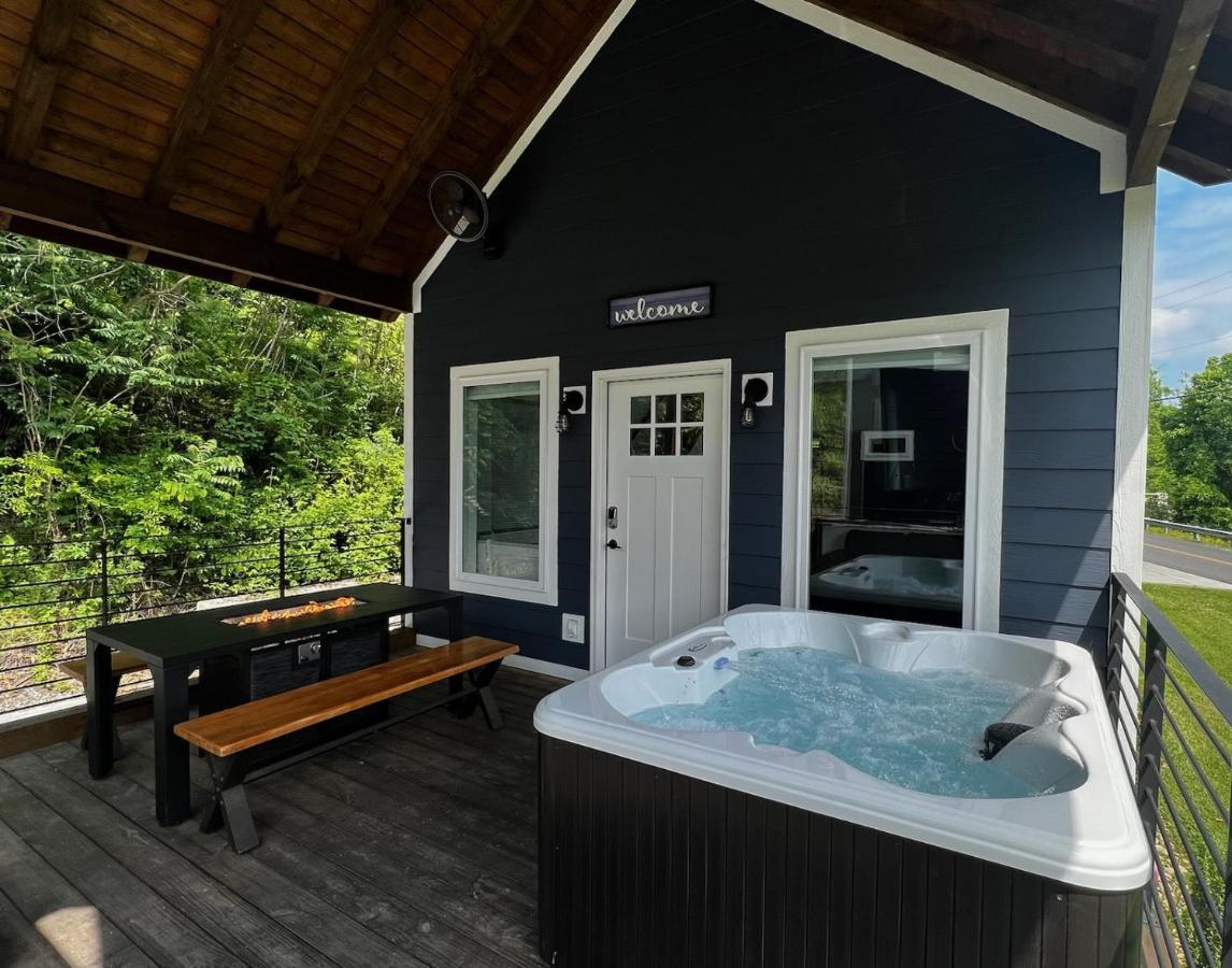 Modern Smoky Mountain Tiny House * Pigeon Forge