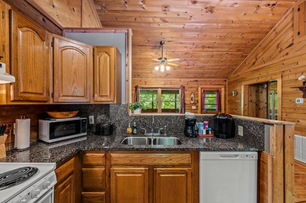Holiday home Romantic Log With Hot Tub