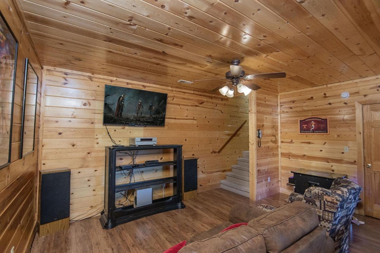 Er244 - Black Hawk Hideaway Holiday home Pigeon Forge