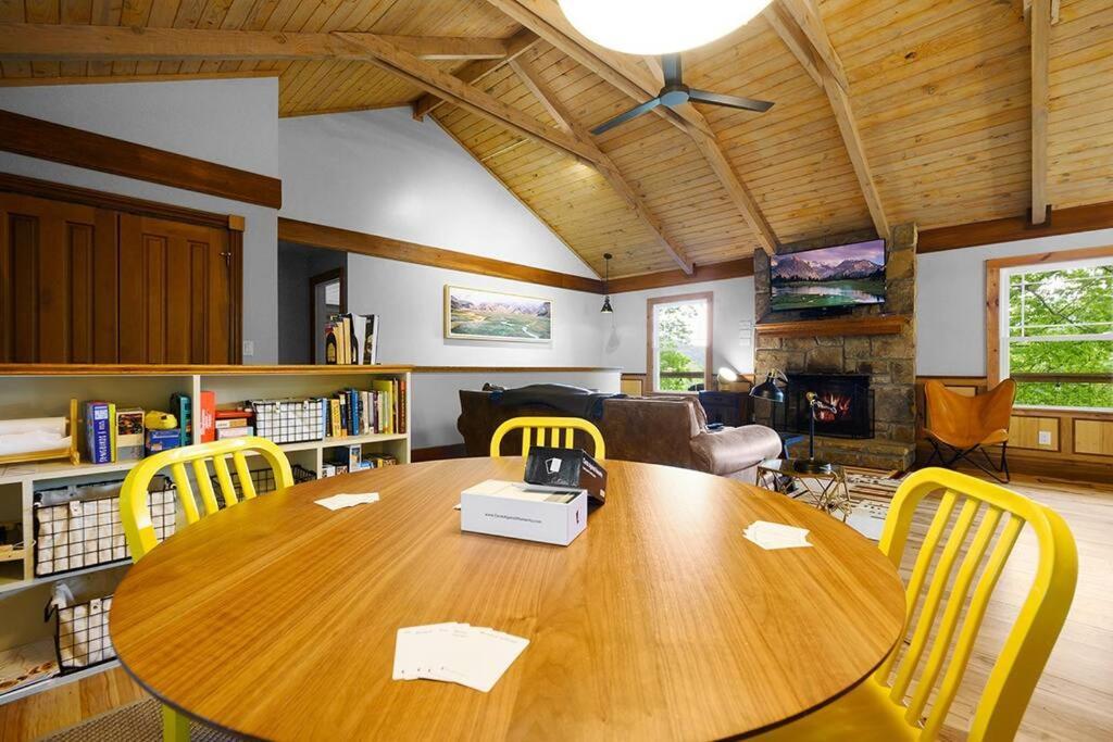 Chic Private W/ Epic Views & Amenities! * Pigeon Forge