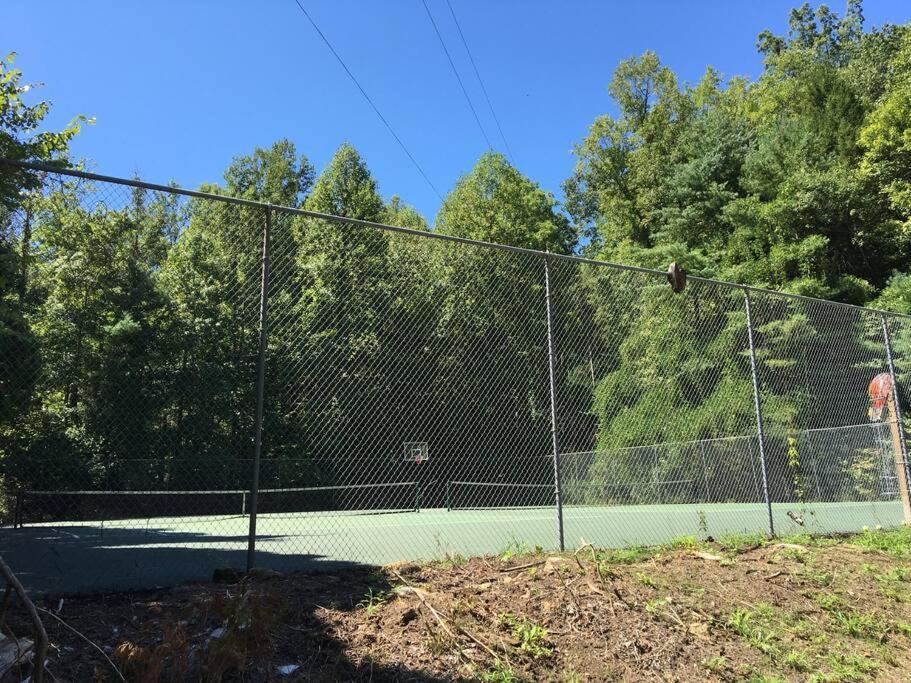 Chic Private W/ Epic Views & Amenities! Pigeon Forge
