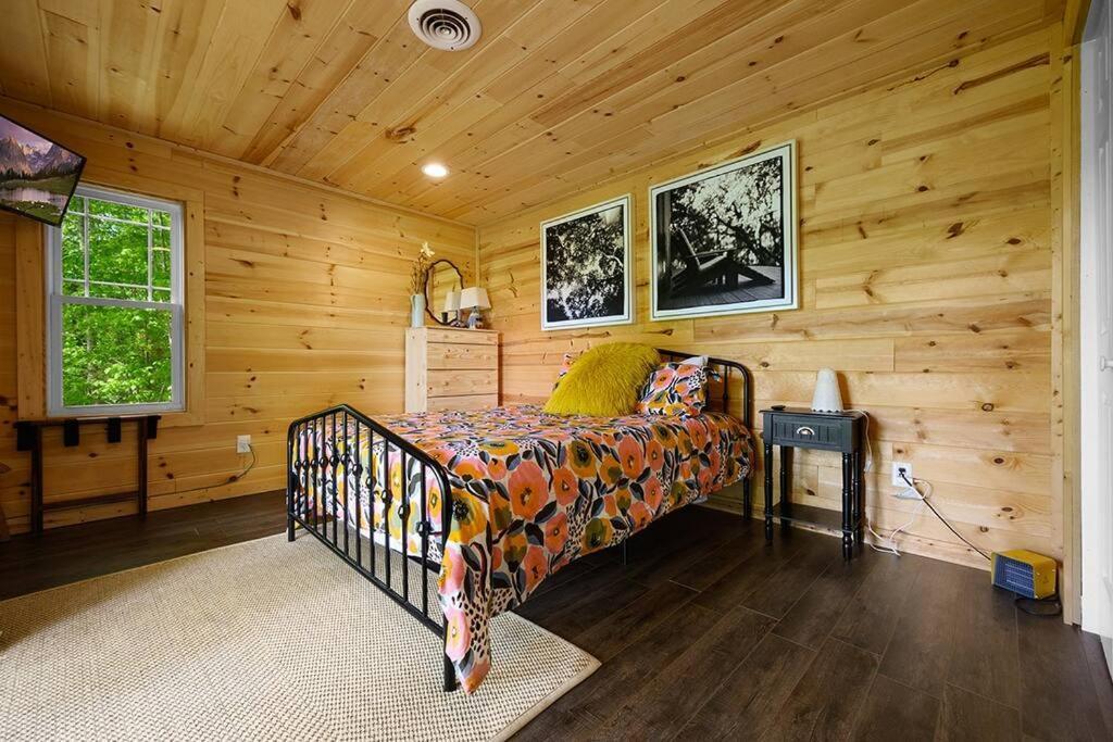 Holiday home Chic Private W/ Epic Views & Amenities! Pigeon Forge