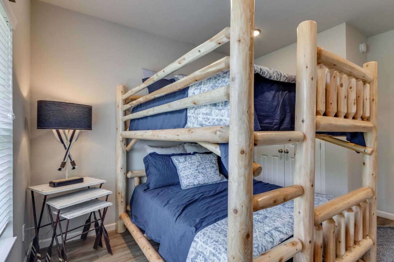 New 3 Bedroom Sleeps 6 Apartment *