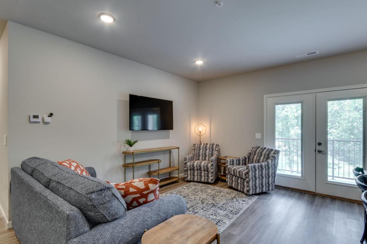 Apartment New 3 Bedroom Sleeps 6 *
